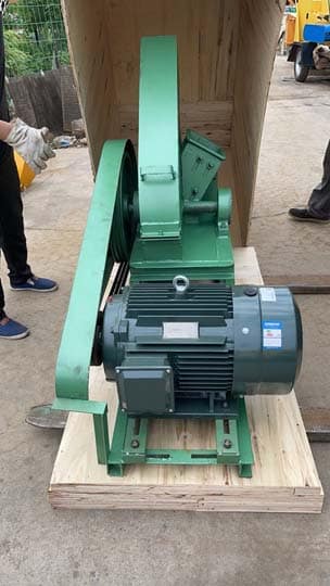 electric wood chipping machine for shipping to Canada